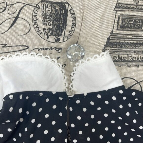 CeCe Polka Dot Flutter Sleeve Peter Pan Collar Top - Picture 8 of 10